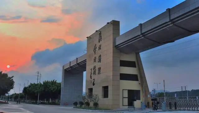 篮球防守训练中如何提高体能和耐力_0